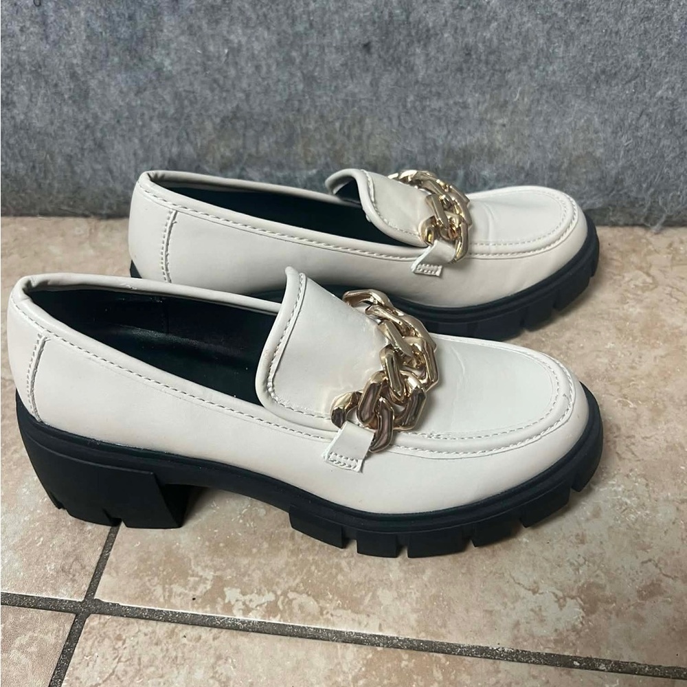 Madden girl Woman Size 6.5 Elegant Cream chunky Loafers with Gold Chain Details